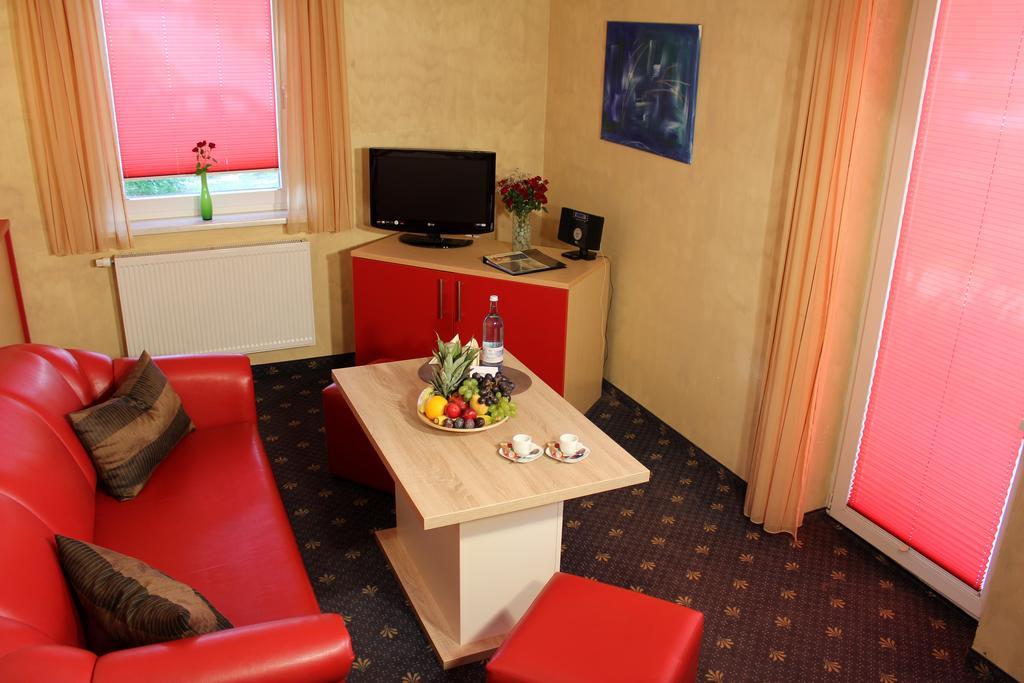 Das Hudewald Hotel & Resort Иккериц Экстерьер фото