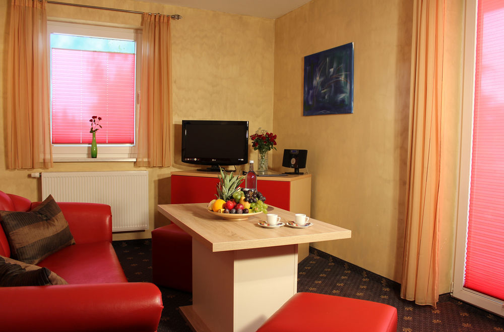 Das Hudewald Hotel & Resort Иккериц Экстерьер фото